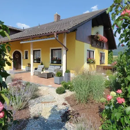 Komfortable Mit Garten Und Grill By Interhome