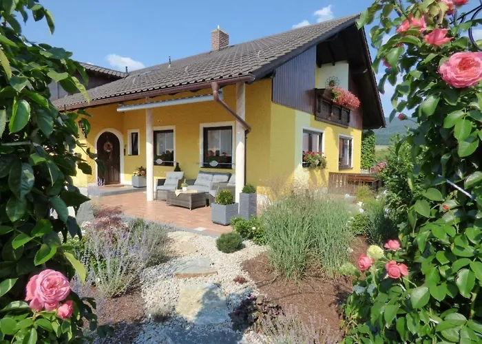 Komfortable Mit Garten Und Grill By Interhome